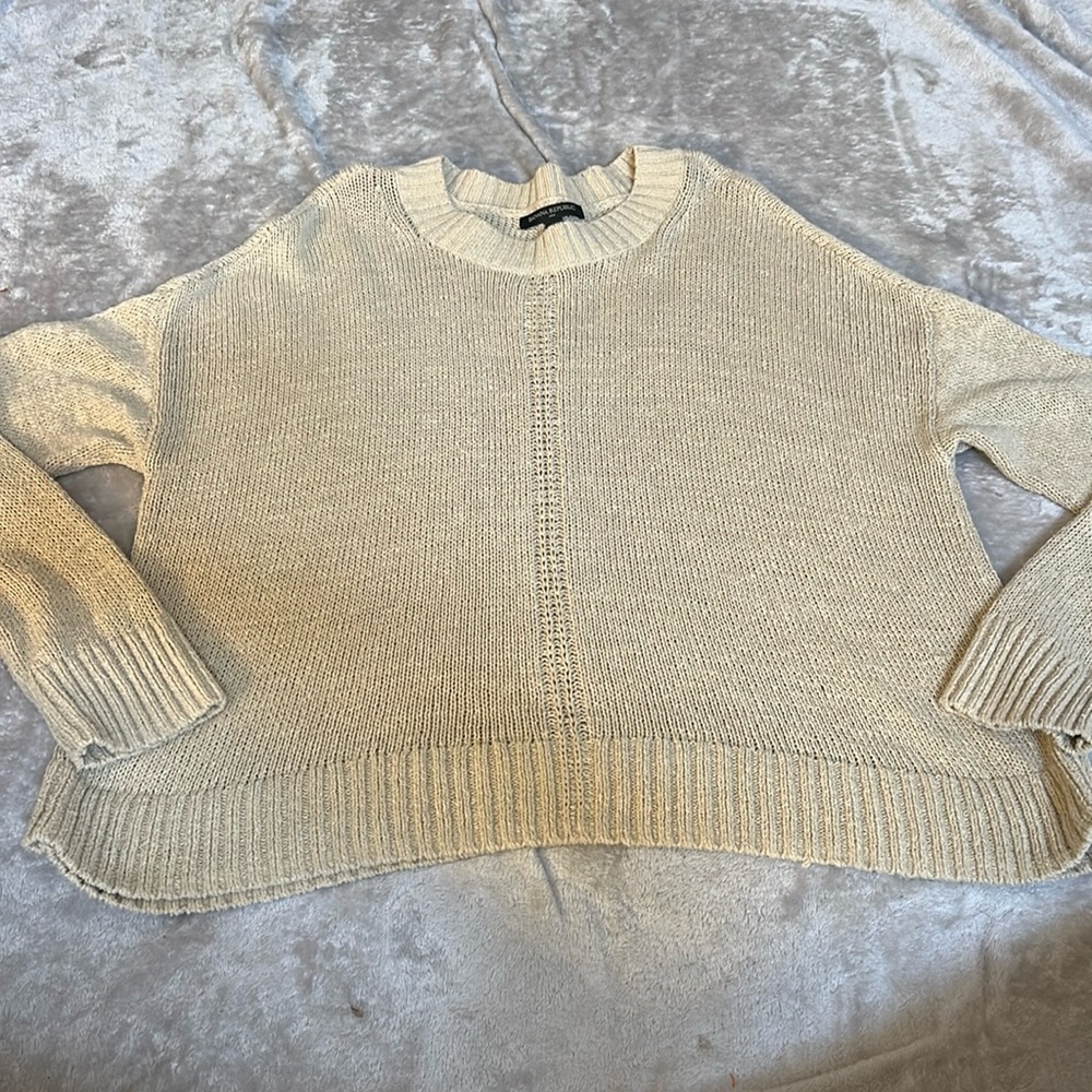 Banana republic cream colored sweater